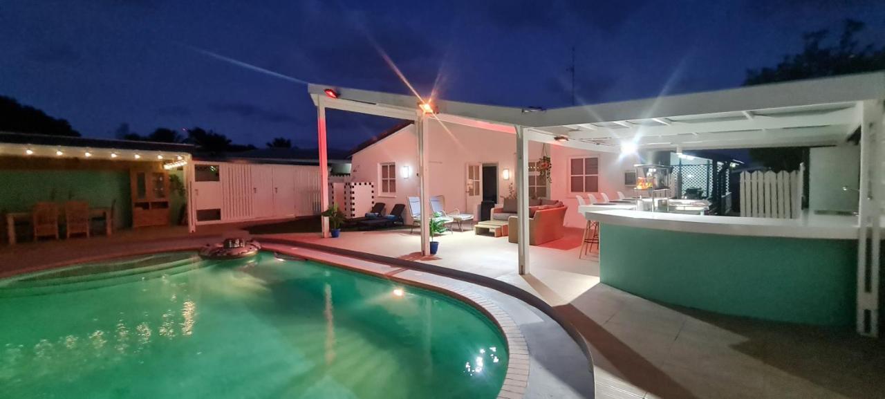 Family Villa With Big Pool And Absolute Privacy Willemstad Extérieur photo