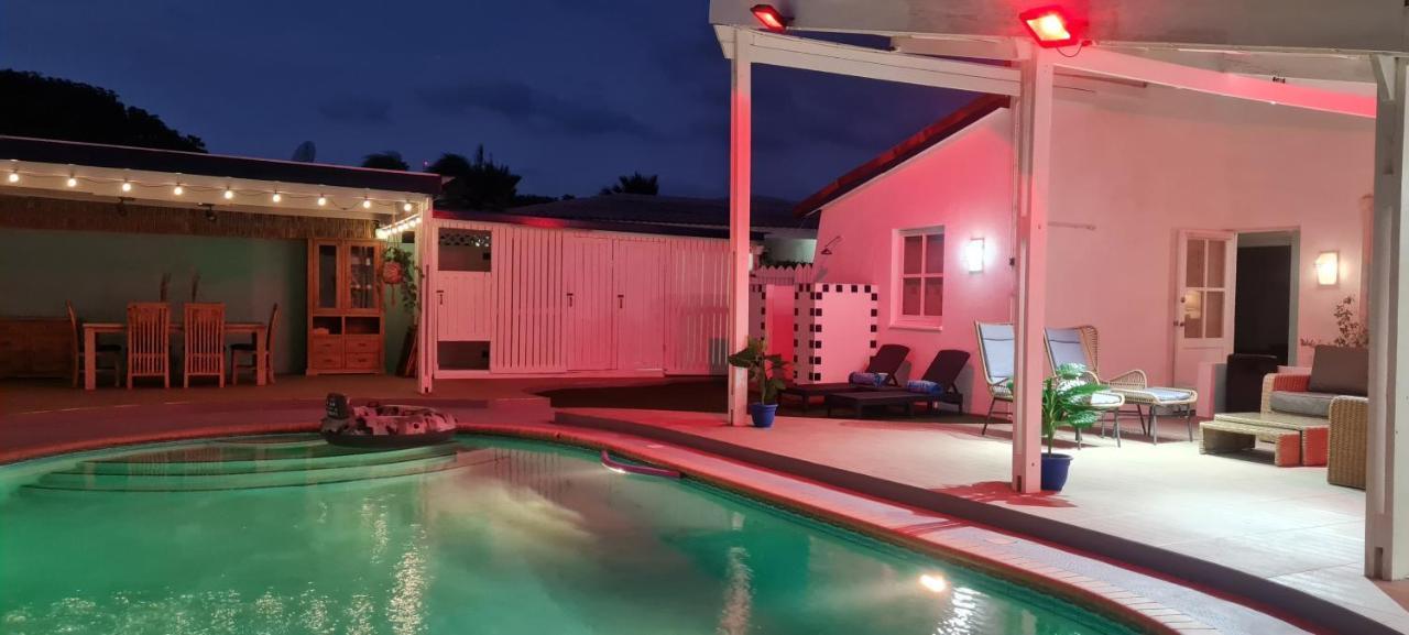 Family Villa With Big Pool And Absolute Privacy Willemstad Extérieur photo